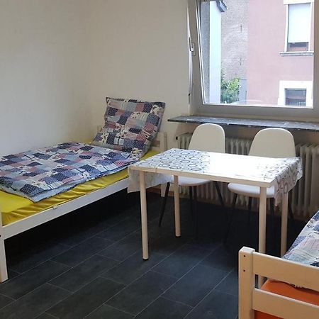 Monteurzimmer mit Gemeinschaftsbad in Brebach Saarbrücken Exterior foto