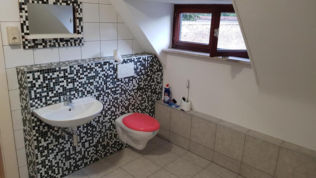 Monteurzimmer mit Gemeinschaftsbad in Brebach Saarbrücken Exterior foto